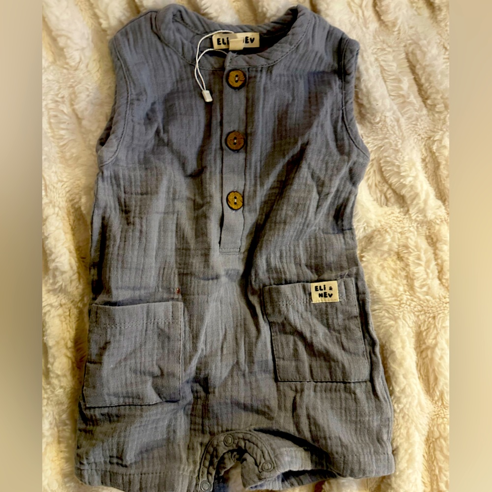Stone wash cute short outfit